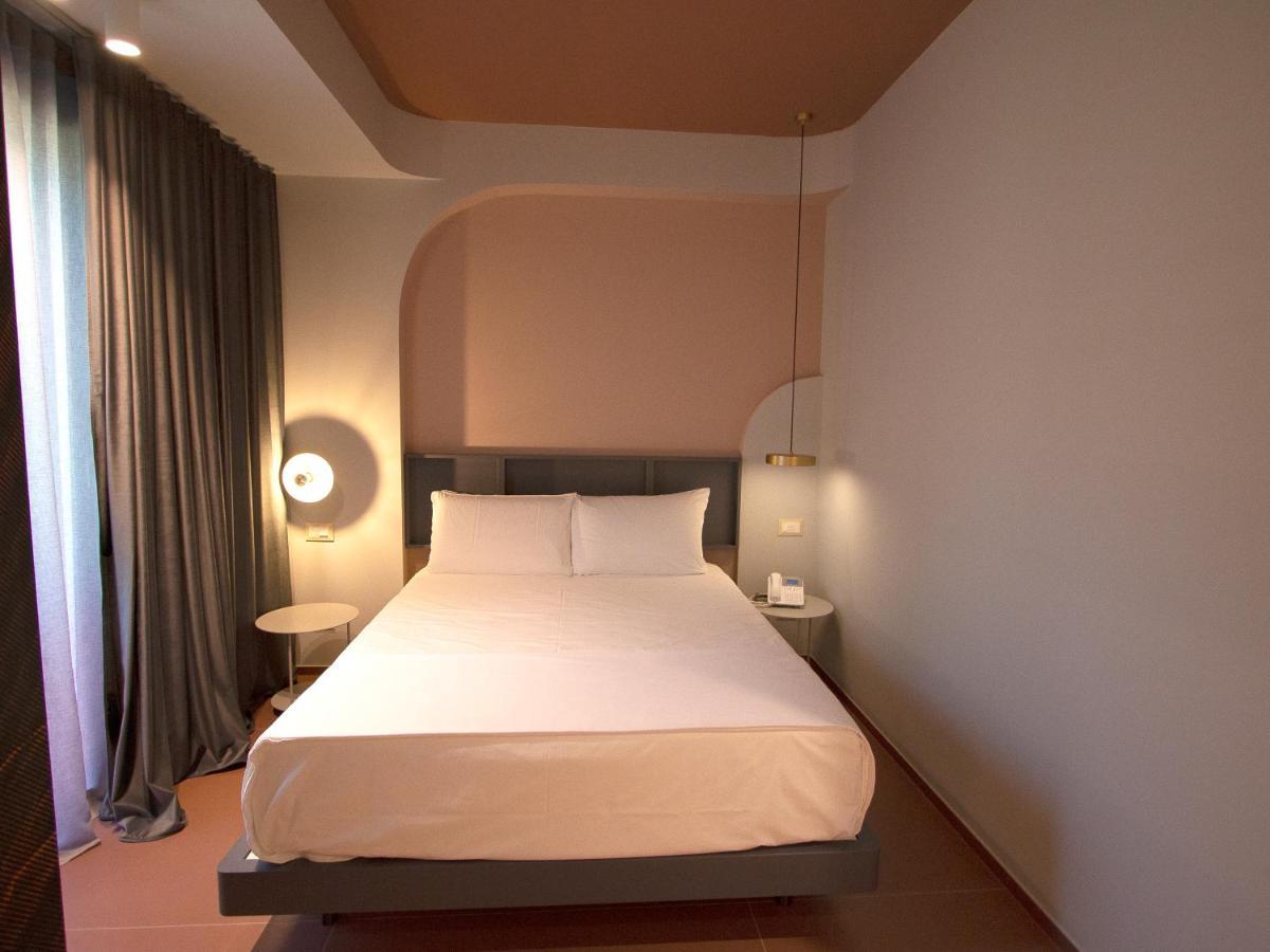 Demo Hotel Design Emotion Rimini Bagian luar foto