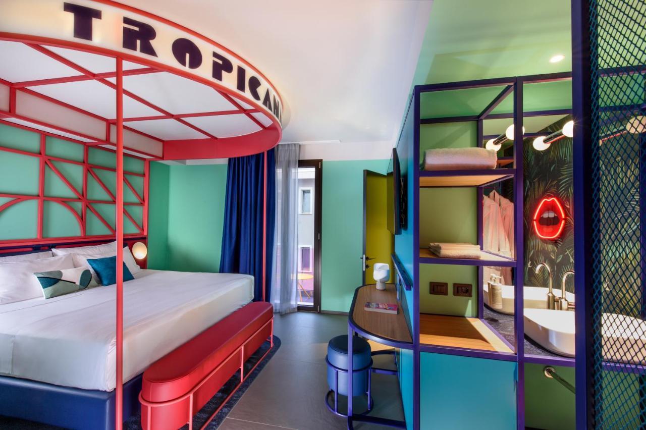 Demo Hotel Design Emotion Rimini Bagian luar foto