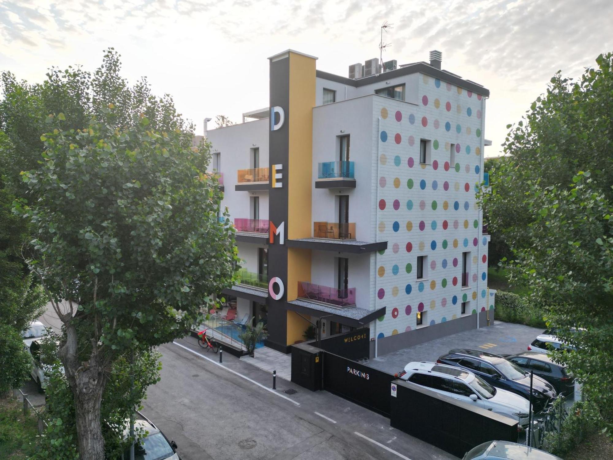 Demo Hotel Design Emotion Rimini Bagian luar foto