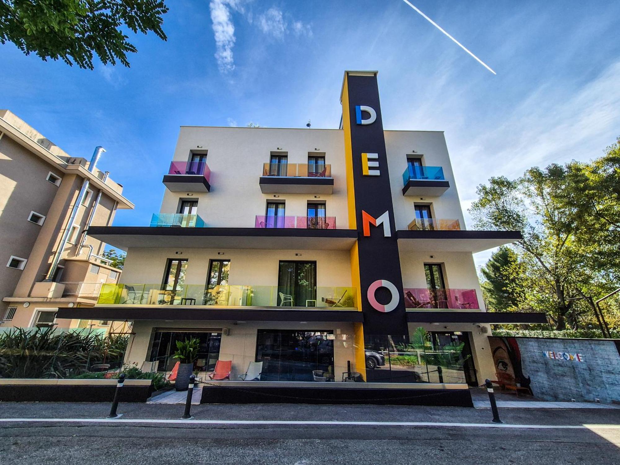 Demo Hotel Design Emotion Rimini Bagian luar foto