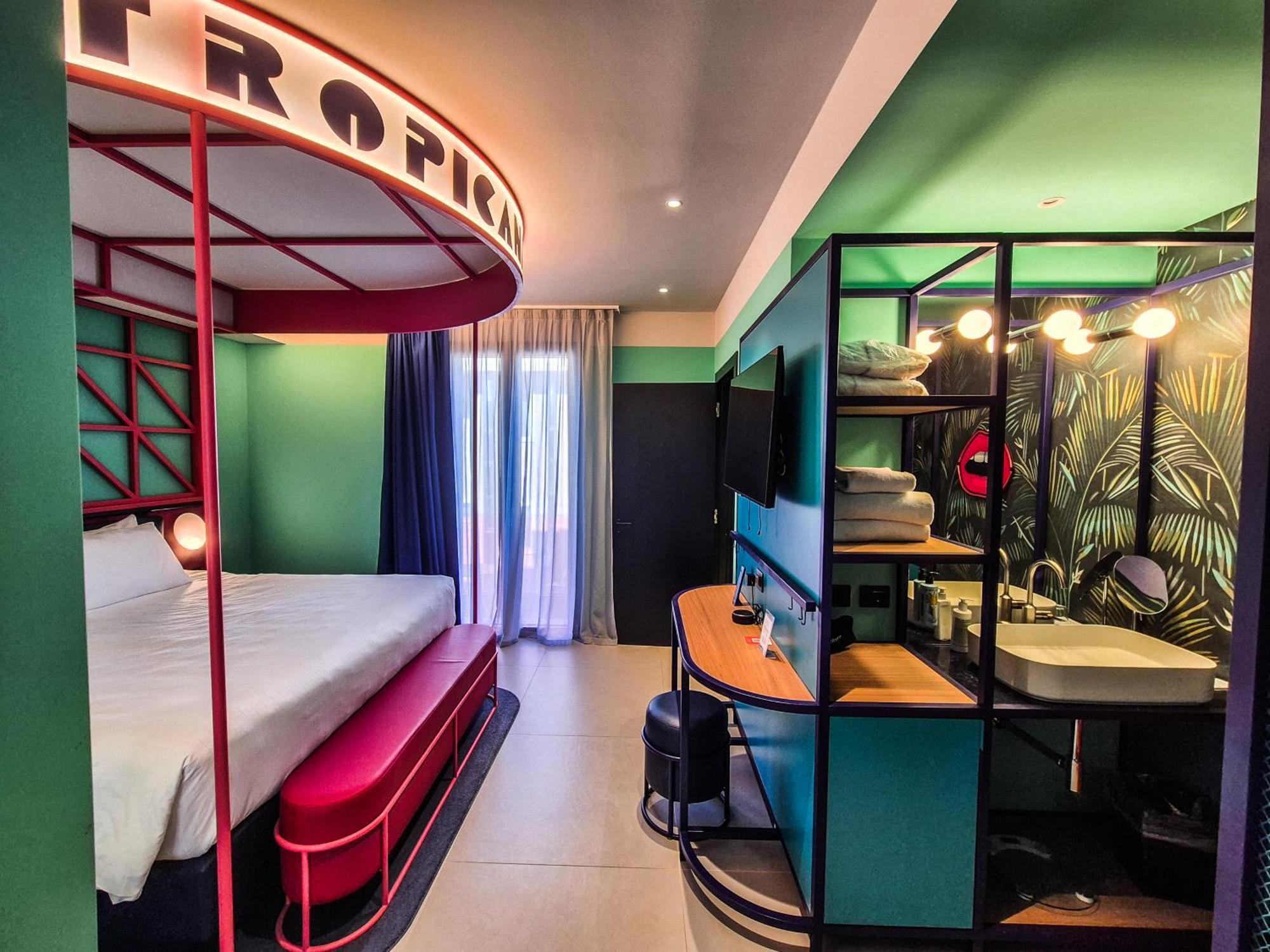 Demo Hotel Design Emotion Rimini Bagian luar foto