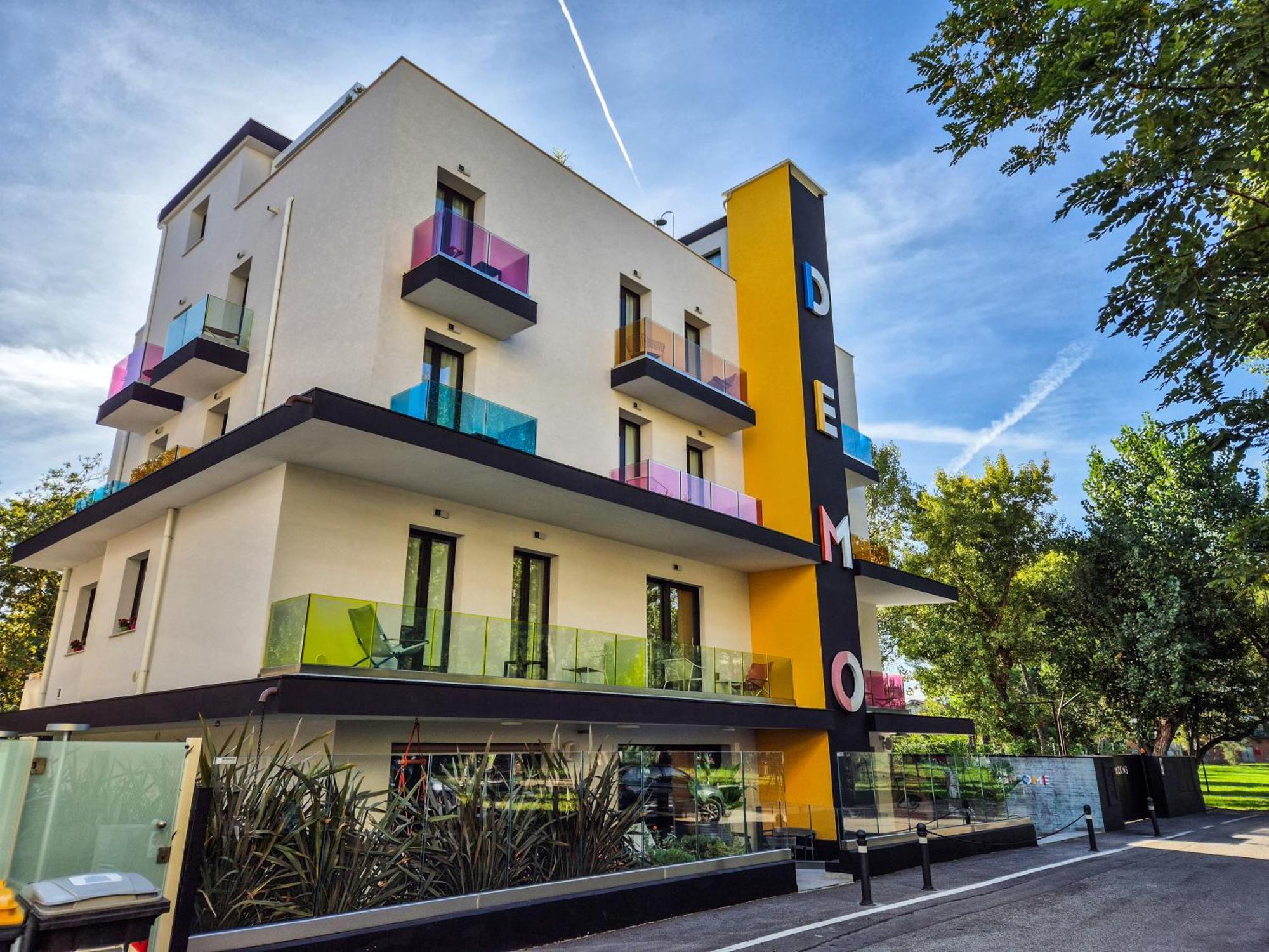 Demo Hotel Design Emotion Rimini Bagian luar foto